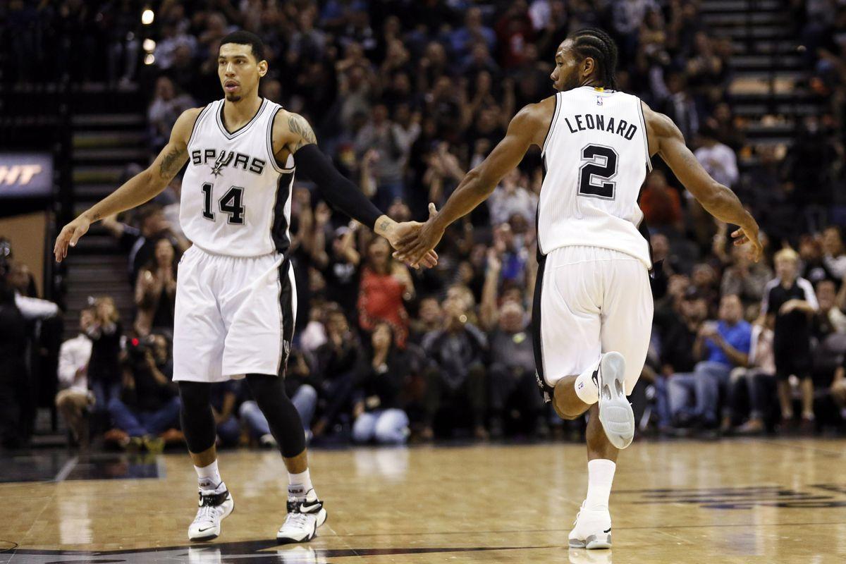 Фото кавая. Даймонд Грин баскетболист. Kawhi Leonard San Antonio Spurs 2016 Season. Кавай Ленард и тим Данкан. Травмы кавая Ленарда в Сан Антонио.