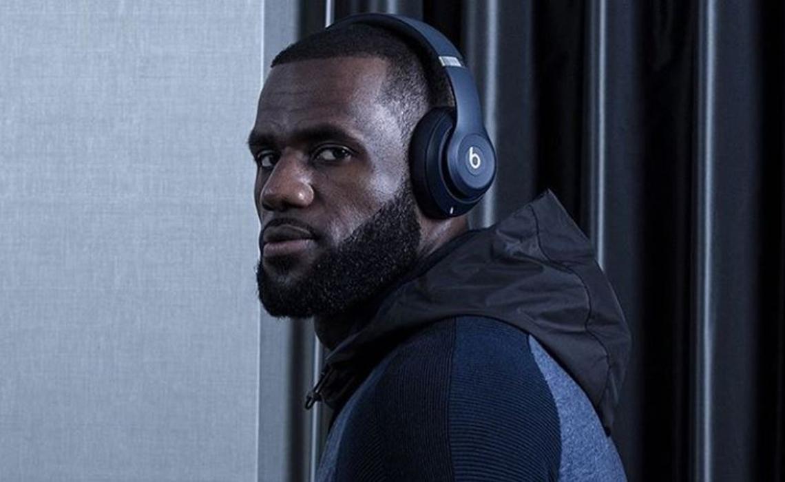 Lebron Dzhejms Pered Snom Slushaet Zvuk Dozhdya Padayushego Na Listya Nba Slamdunk Ru Vse O Basketbole Novosti Nba