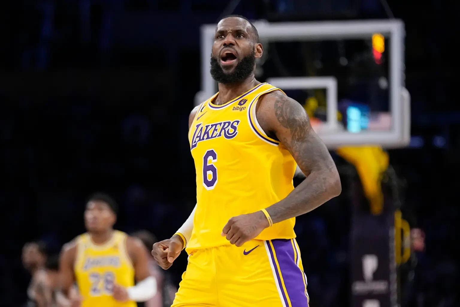 LEBRON James Lakers