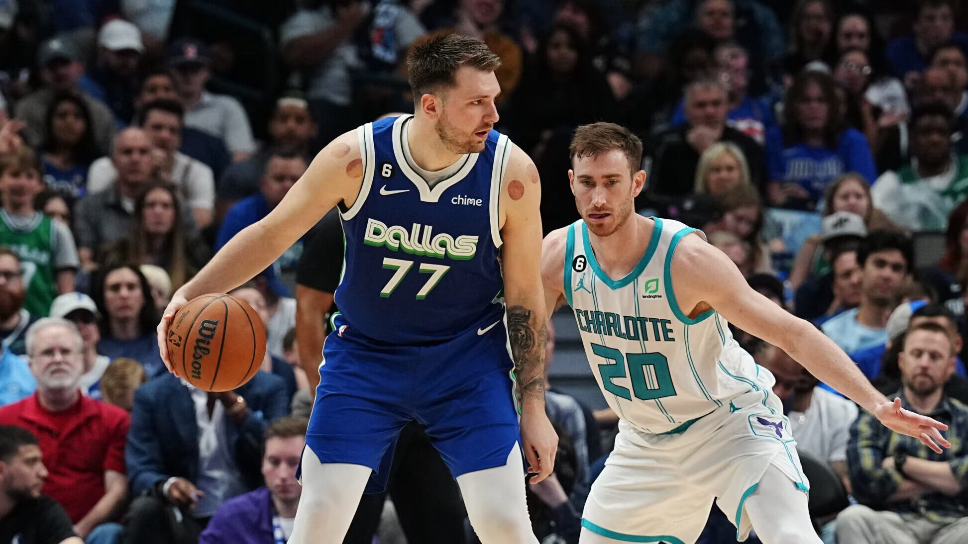 Despite Doncic’s 40 points, Dallas suffers defeat to Charlotte in NBA; Lakers set to host Chicago and additional matches scheduled.