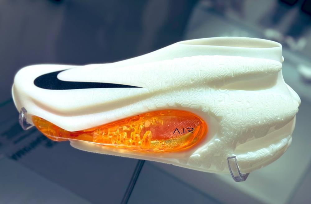 Nike представил прототип именных кроссовок Виктора Вембаньямы